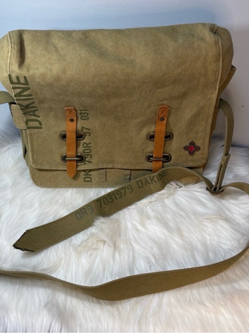 Dakine Olive Green Canvas Messenger Bag with Tan Leather Accents